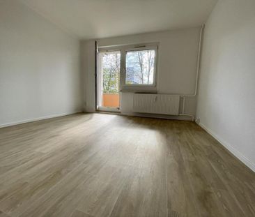 Wohnkomfort pur – 3-Zimmer mit Loggia u. Einbauküche - Photo 1