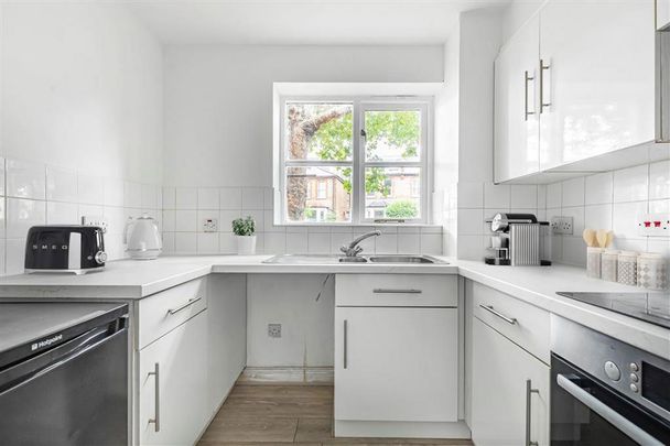2 bedroom flat to rent - Photo 1