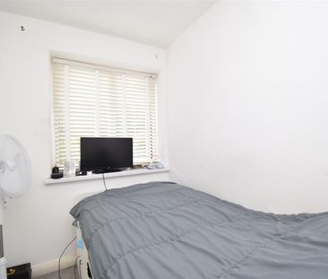 Oxford Drive, Kippax, Leeds - Photo 5