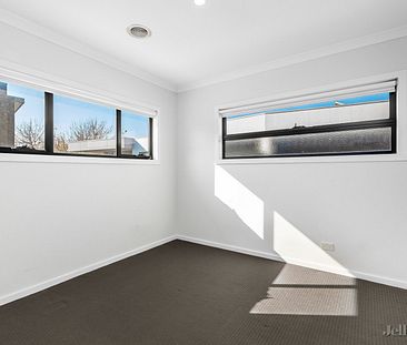 2/746 Barkly Street, West Footscray - Photo 3