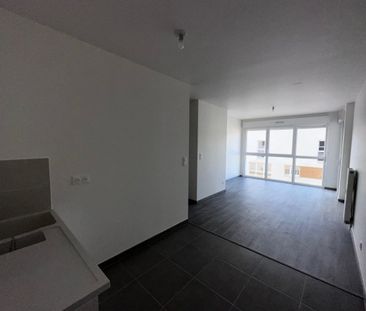 Location Appartement 2 pièces 45 m² Louviers - Photo 2