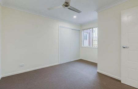 SPACIOUS FAMILY HOME WITH SOLAR - Photo 3