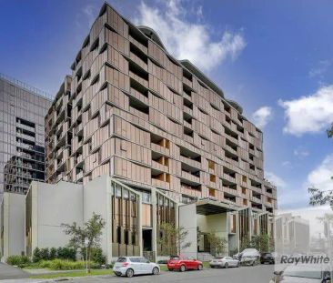 “Breathtaking Bay Views in the Heart of Port Melbourne” - Photo 4