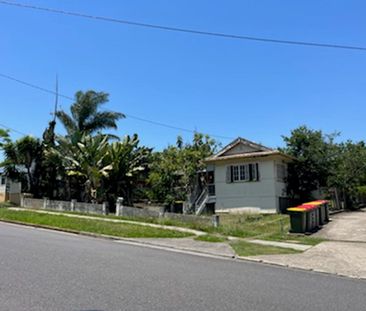 CENTRAL MOOROOKA LOCATION - Photo 1