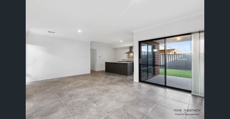 5 bedroom home in Quiet Coastal Pocket - Photo 2