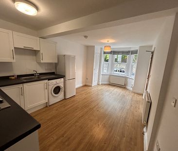 1 bed Apartment - To Let - Photo 6