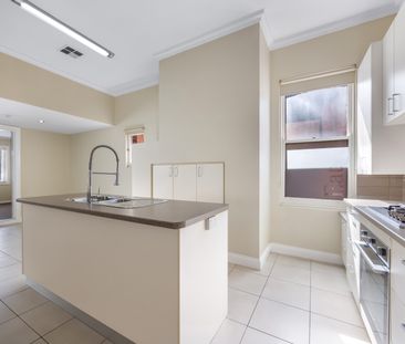 10 Lyons St S, Ballarat Central VIC 3350 - House For Rent | Domain - Photo 5