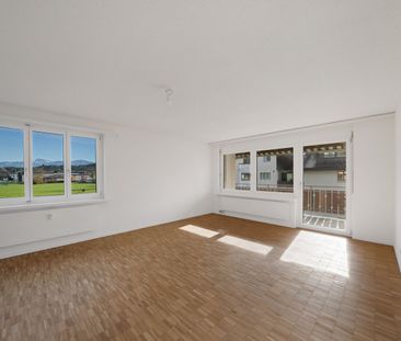 Erstvermietung nach Komplettsanierung: 7.5-Zimmer-Wohnung mit Balko... - Foto 4