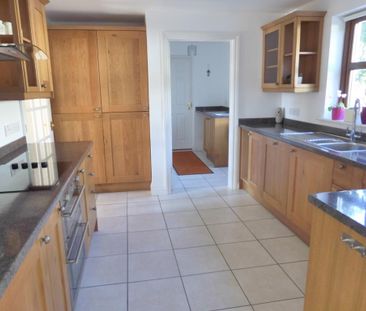 4 bedroom detached house to rent - Photo 5