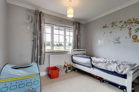 3 bedroom semi-detached house to rent - Photo 3