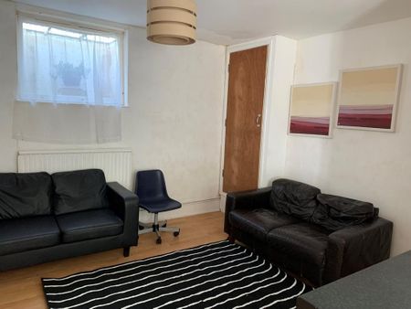 5 bedroom terraced house to rent - Photo 2
