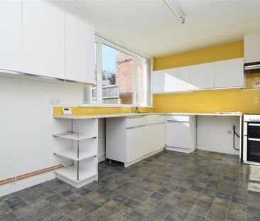 Denby Dale Road West, Calder Grove, Wakefield - Photo 4