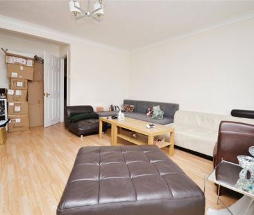 3 bedroom end of terrace house to rent - Photo 1