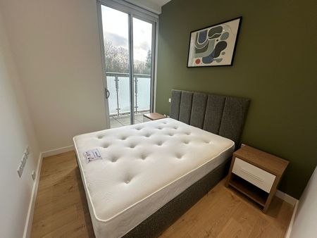 2 Bed Flat, Parkview, TW8 - Photo 4