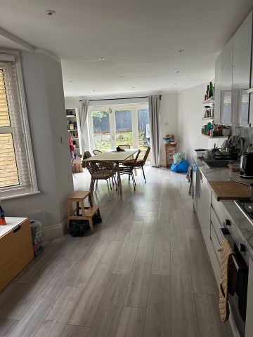 Room in a Shared House, White Hart Lane, N22 - Photo 4