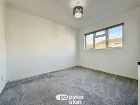 West View, Taffs Well, CARDIFF - Photo 2