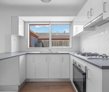 LOW MAINTENANCE FAMILY HOME - Photo 4