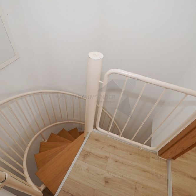 NEU renovierte Maisonette-Wohnung im Dachgeschoss mit Balkon in Marienthal - Foto 1