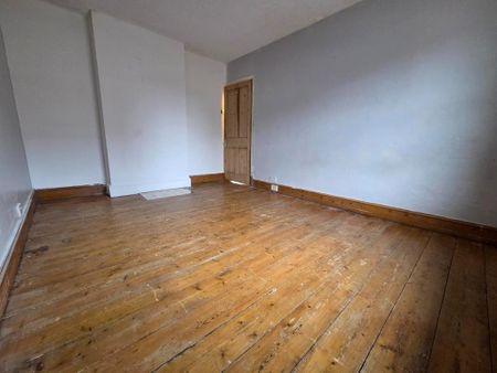 3 bedroom semi-detached house to rent - Photo 5