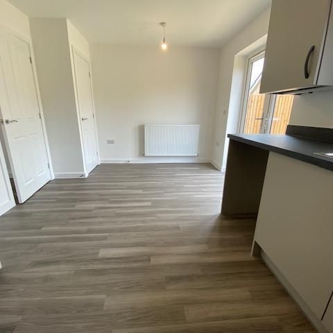 Waterfield Close, Peterborough - Photo 1