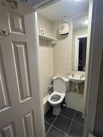 Flat 6, 108 North Circular Road, Dublin 7, County Dublin - Photo 3