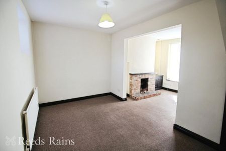 2 bedroom terraced house to rent - Photo 2