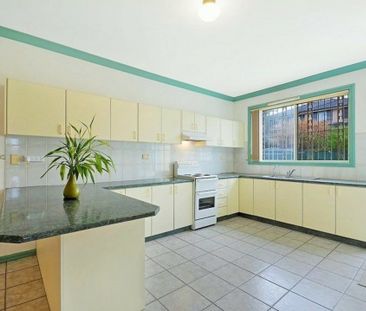 Spacious 4-Bedroom Family Home in Prime Fairfield Location - Photo 3