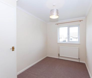 2 bedroom end of terrace house to rent - Photo 2