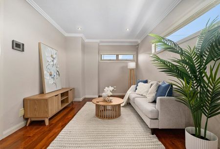 Stylish and Convenient Living in Glen Waverley! - Photo 5