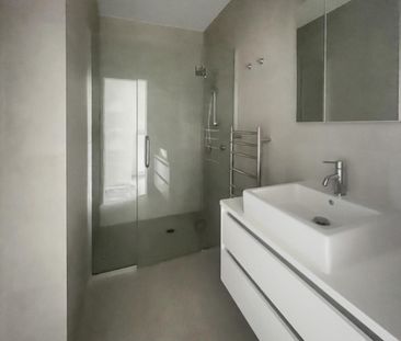 Immaculately presented sunny apartment - Photo 5