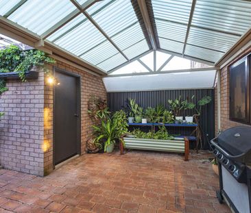 BEAUTIFUL TOWNHOUSE - Photo 6