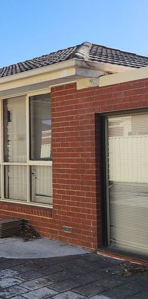 2/10 Neville Street, Carnegie. - Photo 1