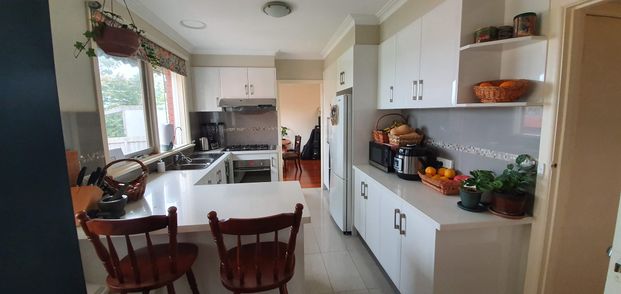 Mount Waverley - Photo 1