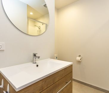 Modern two bedroom home! - Photo 4