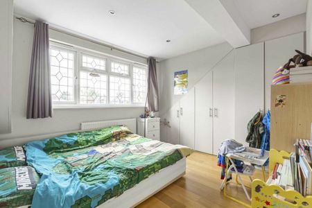 Darby Crescent, Lower Sunbury, TW16 - Photo 2