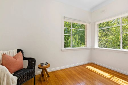 Timeless Grace in Botanic Gardens Precinct! - Photo 2