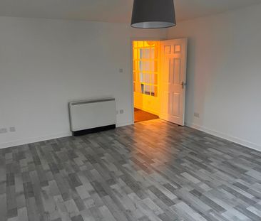 2 Bed Flat, Glenmore Place, G42 - Photo 1