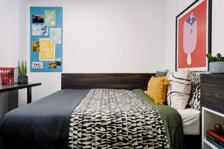 WHEELCHAIR ACCESSIBLE ENSUITE - Photo 2