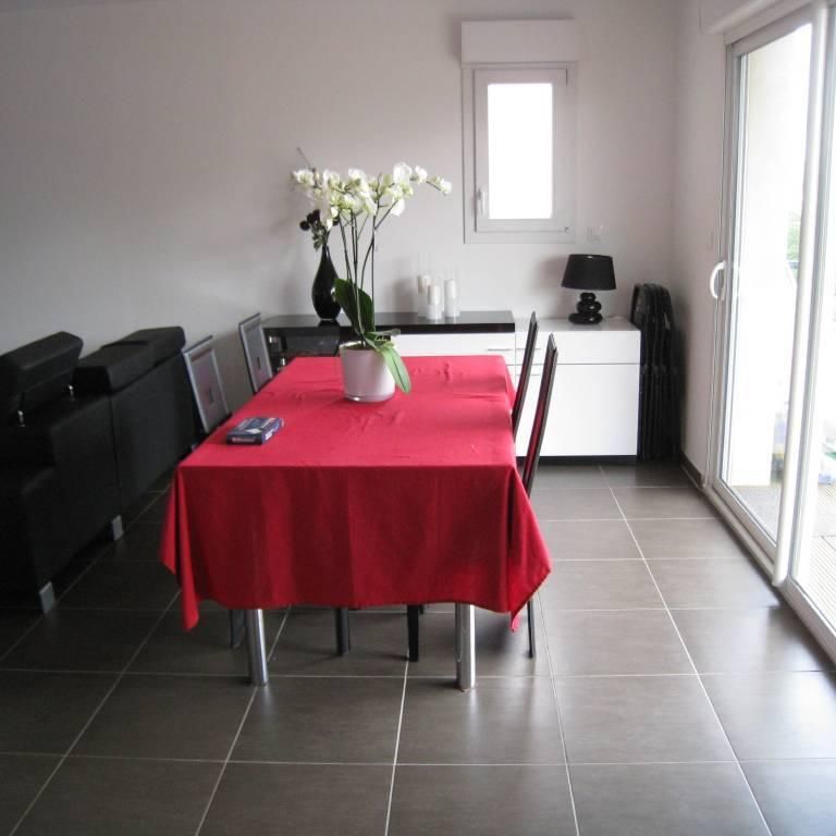 Annoeuillin, T3 73m2, 2 chambres, cuisine équipée, parking.818€ et 50€ ch. Dispo 17/03/2025 - Photo 1