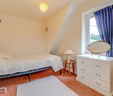 A 2 Bedroom Cottage in Severnhampton GL54 5SL - Photo 5