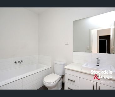 Setting A New Standard For Modern Low Maintenance Living - Photo 2