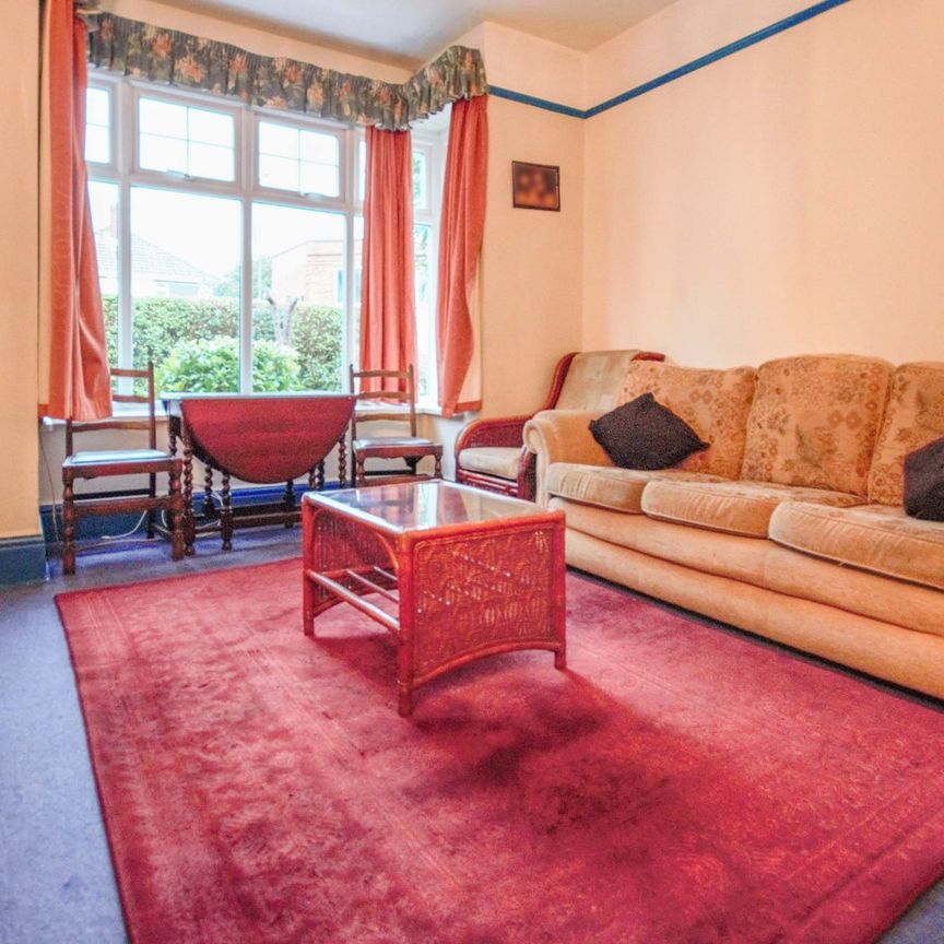 Charminster Avenue, Bournemouth, BH9 - Photo 1