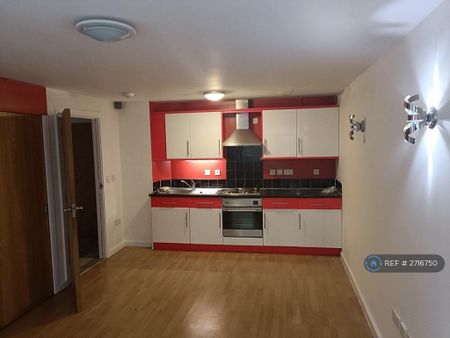 2 bedroom flat to rent - Photo 2