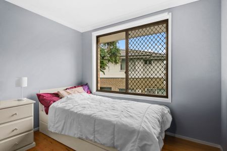 Well presented 3 bedroom home - Photo 4