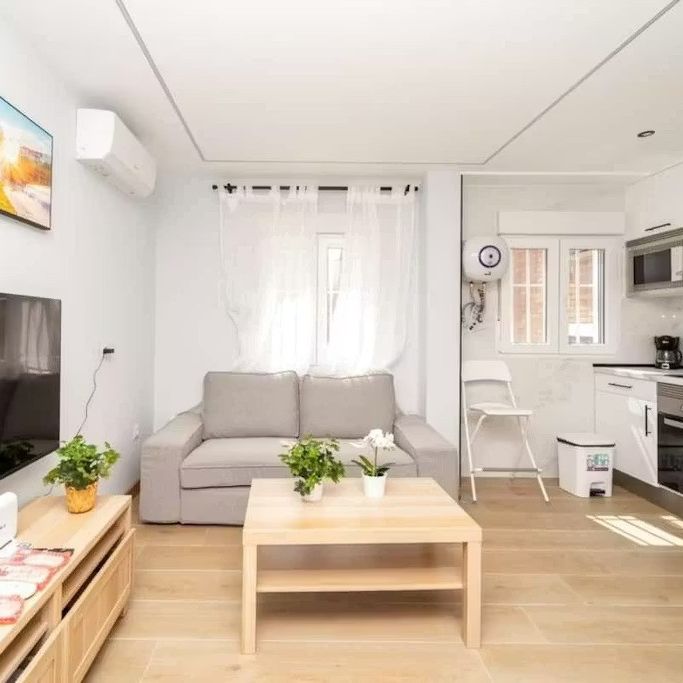 Calle de la Esfinge, Madrid, Community of Madrid 28022 - Photo 1