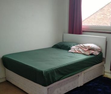 Room in a Shared House, Chenappa Close, E13 - Photo 6