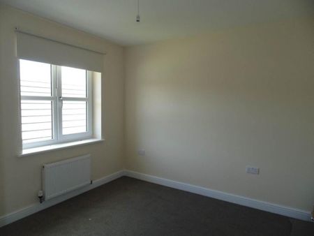 4 bedroom detached house to rent - Photo 4