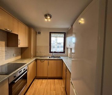 2 bedroom flat to rent - Photo 4