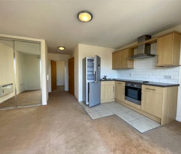 Studio to rent - Photo 1