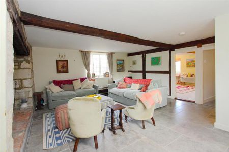 4 bedroom detached house to rent - Photo 2